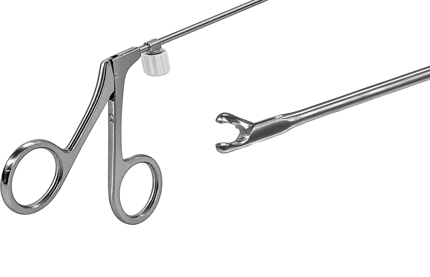 Bronchoskopie-Instrument: Ringgriff mit Spülanschluss, Rohrschaft und Maulteil in der Vergrößerung